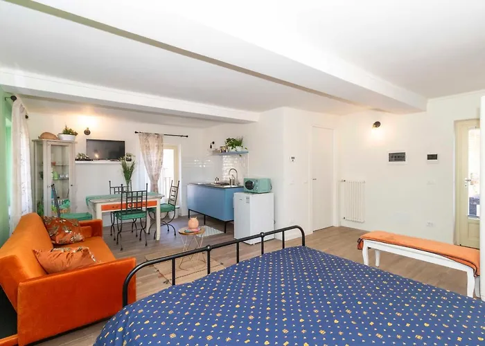 Borgo Dora Artistic Studio Apartment